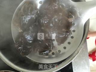 蟹味菇肉丝面的做法步骤：5