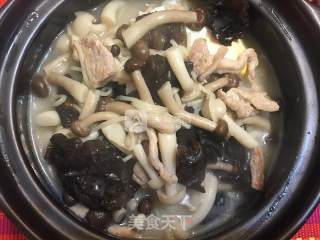 蟹味菇肉丝面的做法步骤：12