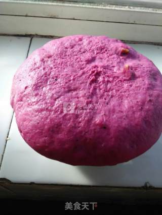 (红心)火龙果核桃仁草帽发糕的做法步骤：2