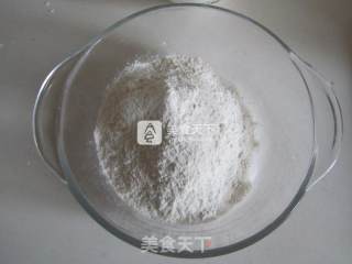三鲜生煎包的做法步骤：1