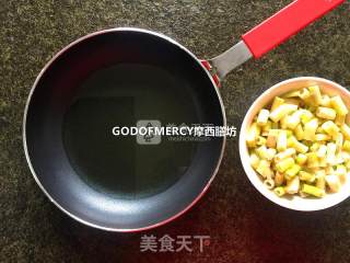 米饭必杀技--舌尖上细嫩的抵抗笋炒泡菜的做法步骤：4
