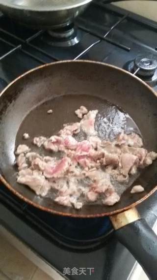 家常炒菜，牛肉炒时蔬的做法步骤：2