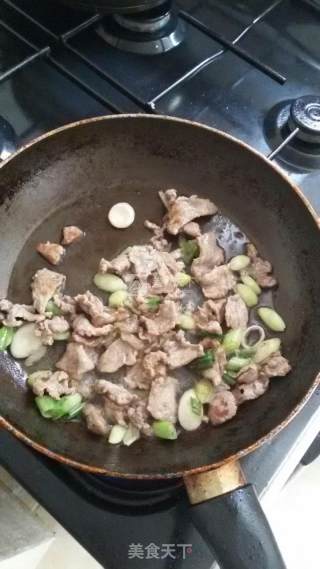 家常炒菜，牛肉炒时蔬的做法步骤：3