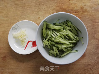 凉拌蕨根粉的做法步骤：2