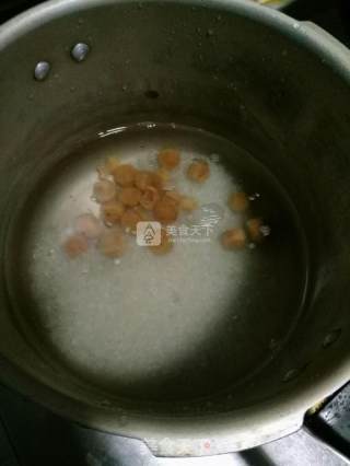 瑶柱粥的做法步骤：2