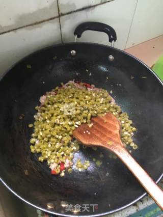 酸豆角炒肉末的做法步骤：5