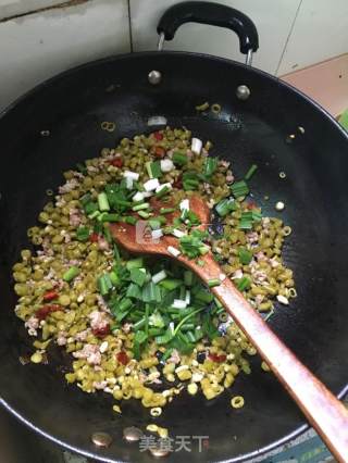酸豆角炒肉末的做法步骤：6