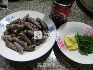 豆豉炒钉螺的做法步骤：1