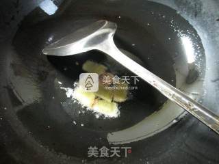 豆豉炒钉螺的做法步骤：4