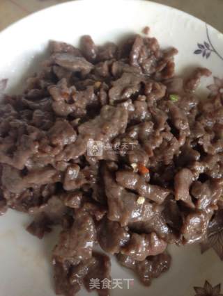 苦瓜炒牛肉的做法步骤：3