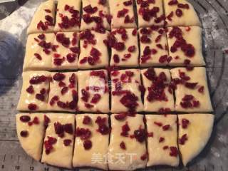 炼乳蔓越莓手撕包的做法步骤：11