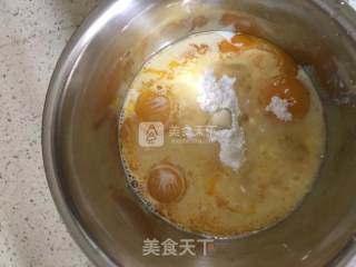 六寸戚风蛋糕的做法步骤：1