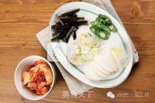 鱿鱼辣白菜火锅的做法步骤：3