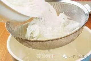 牛肉火锅的做法步骤：1
