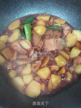 南乳红烧肉+土豆的做法步骤：5