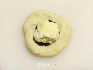 草莓奶酥菠萝包的做法步骤：17