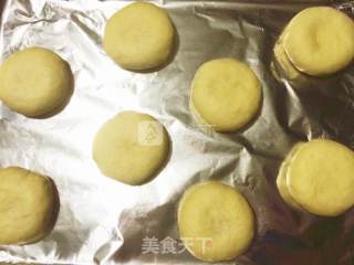 草莓奶酥菠萝包的做法步骤：18