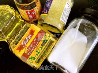 木耳炒鸡蛋的做法步骤：1