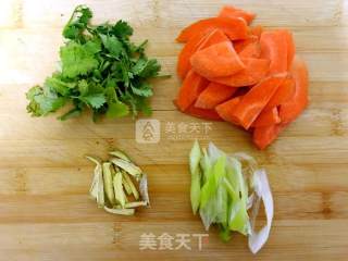 木耳炒鸡蛋的做法步骤：3