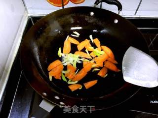 木耳炒鸡蛋的做法步骤：6