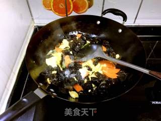 木耳炒鸡蛋的做法步骤：9