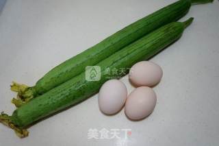 丝瓜炒鸡蛋的做法步骤：1