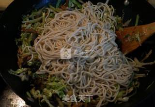 肉丝圆白菜炒面的做法步骤：13