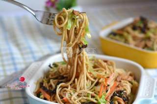 肉丝圆白菜炒面的做法步骤：16