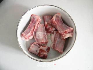蒜香烤排骨的做法步骤：1