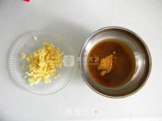 蒜香烤排骨的做法步骤：2