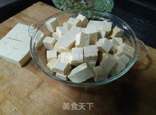 【麻婆豆腐】川菜经典的做法步骤：1