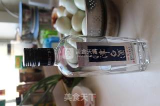 翻沙流油的五香盐蛋（咸鸭蛋）的做法步骤：4