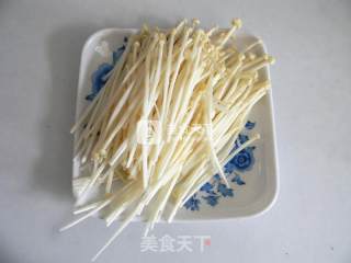 金针菇鸡肉卷的做法步骤：5