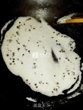 炒花生的做法步骤：2