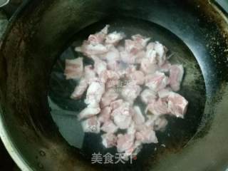 红烧排骨的做法步骤：2