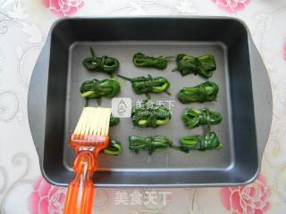 香烤韭菜结的做法步骤：5