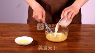 家有平底锅 就能做的美味甜品—芒果班戟的做法步骤：2