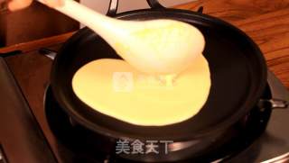 家有平底锅 就能做的美味甜品—芒果班戟的做法步骤：7
