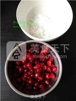 【美容养颜抗衰老】微波蔓越莓果脯的做法步骤：1