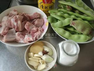 排骨炖油豆角的做法步骤：1