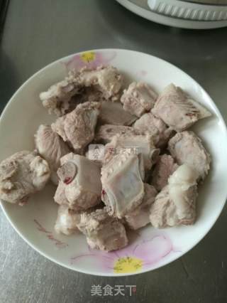 排骨炖油豆角的做法步骤：2