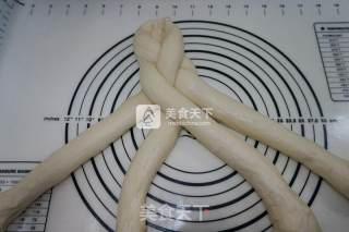 中种四股辫大面包的做法步骤：16