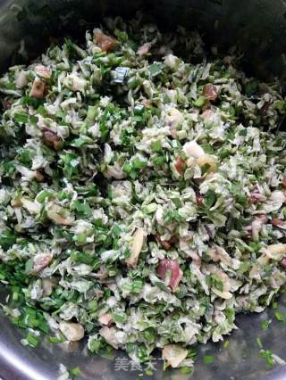 家常槐花韭菜水煎包的做法步骤：6