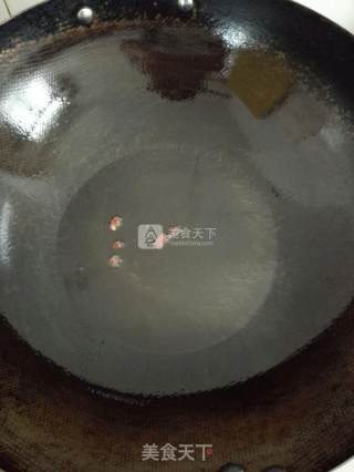 凉拌鲫鱼皮蛋的做法步骤：5