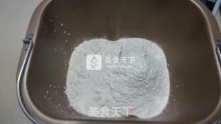 葱香肉松手撕面包的做法步骤：2