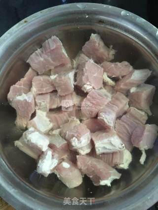 土豆番茄炖牛腩的做法步骤：1