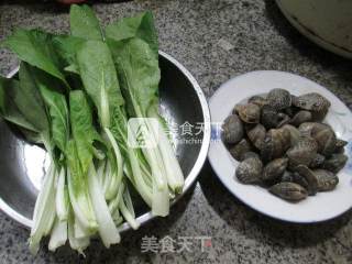 小白菜花蛤汤的做法步骤：1