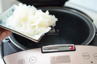 冰糖银耳莲子粥的做法步骤：3