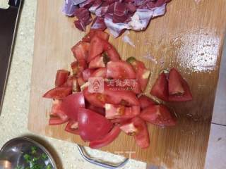 西红柿牛肉玉米汤的做法步骤：2