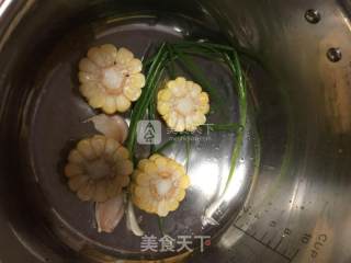 西红柿牛肉玉米汤的做法步骤：5